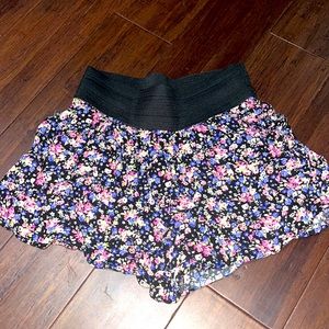 Loose, flow floral shorts.